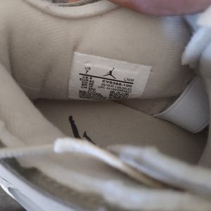 Air Jordan 4 off white size 7 womans